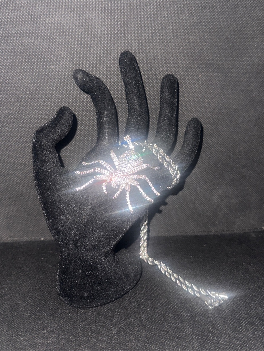 Silver Spider Chain Necklace - Sparkling Silver Wearable